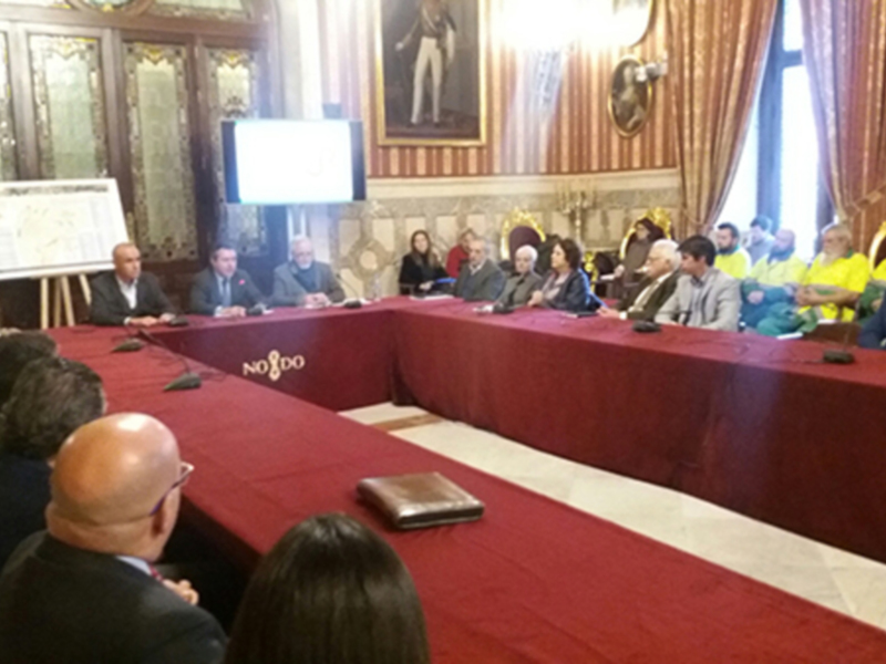 El alcalde de Sevilla D. Juan Espadas Cejas presenta a los medios de comunicación el nuevo contrato de mantenimiento de las zonas verdes y arbolado