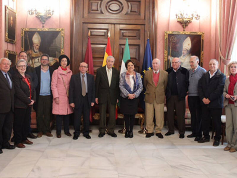 El Ayuntamiento y la Sociedad Filatélica Sevillana firman  un convenio para impulsar las actividades culturales vinculadas al coleccionismo de sellos