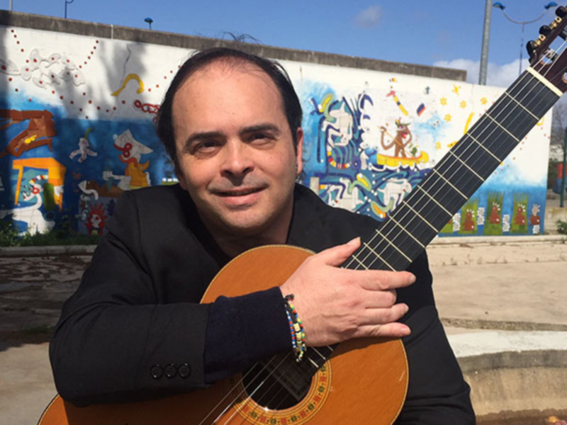 El guitarrista José Luis Scott y la orquesta Ciudad de los Califas inauguran mañana la 16 Bienal de Música de la ONCE