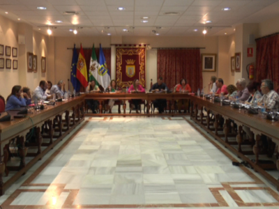 El delegado de Playas reprocha al PSOE que no apoye la suspensión de una autorización de la Junta para un kiosko-bar sin el procedimiento habitual