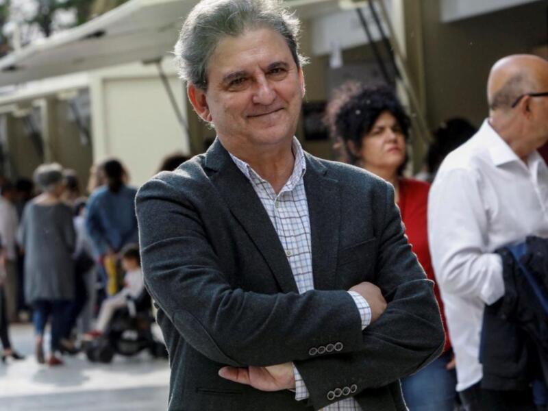 «España es incurable»El XXI Premio de Novela Ciudad de Badajoz posee acento sevillano y vive en San Lorenzo.