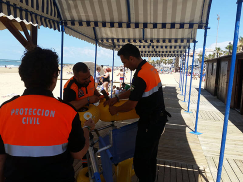 Chipiona ya tiene todo dispuesto para iniciar el servicio de baños para personas con discapacidad