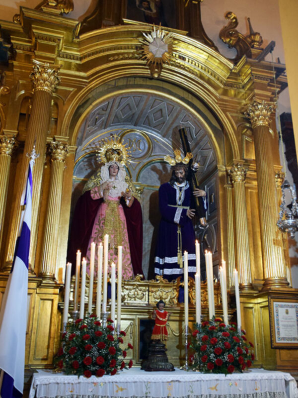 La Virgen marinera de Alcalá del Río vestida en tiempo ordinario.