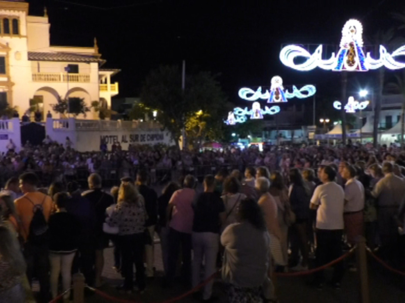 Una noche inaugural de las fiestas patronales de Nuestra Señora de Regla que comenzó con animación pero no se alargó