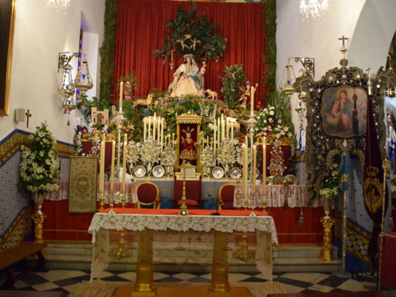 El Rvdo. Pedro José presidio la solemne función a la pastora  de Santa Marina.