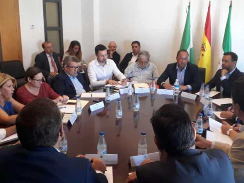Gómez de Celis informa a los alcaldes sobre el estado de las obras del desdoble de la N-IV y el peaje de la AP-4