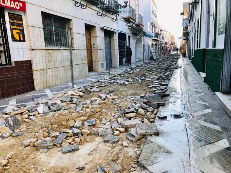 El Ayuntamiento de Chipiona acomete la segunda fase de la reurbanización de la calle Isaac Peral