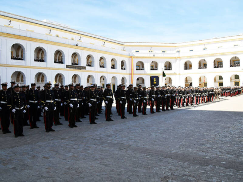 El cuartel de San Carlos-Batallones de Marina de San Fernando (Cádiz), celebró su 482 aniversario de su creación.