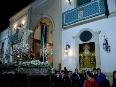 La salida de la Cruz de Mayo en Alcalá del Río