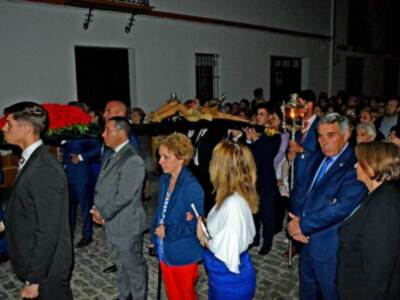 Madrugada en la procesión de silencio de los titulares de la Hermandad de Vera-cruz Ilipense.