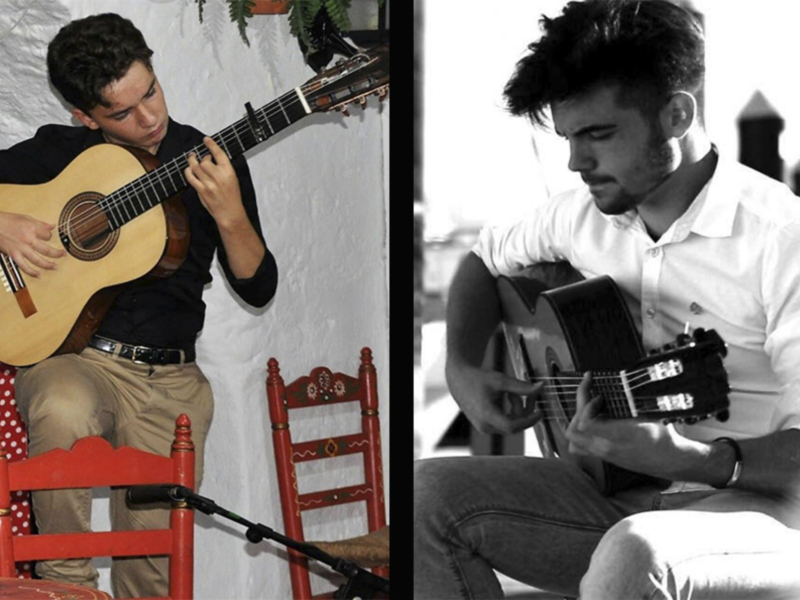 Los chipioneros Antonio González y Manuel Cerpa en la final del Festival Internacional de la Guitarra de Jerez