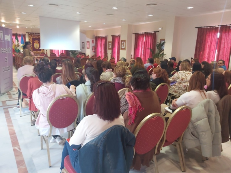 Una charla sobre prevención de la violencia de género ha continuado hoy con los actos del Día Internacional de las Mujeres en Chipiona