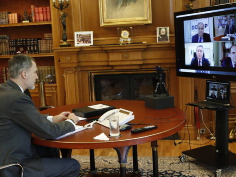 Esta mañana, el Rey Felipe VI ha mantenido una videoconferencia  con el presidente de Dcoop, Antonio Luque,