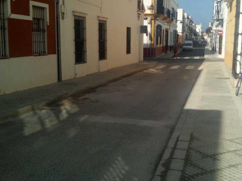 Concluye la reurbanización de un tramo importante de la calle Larga realizada con fondos del PFEA 