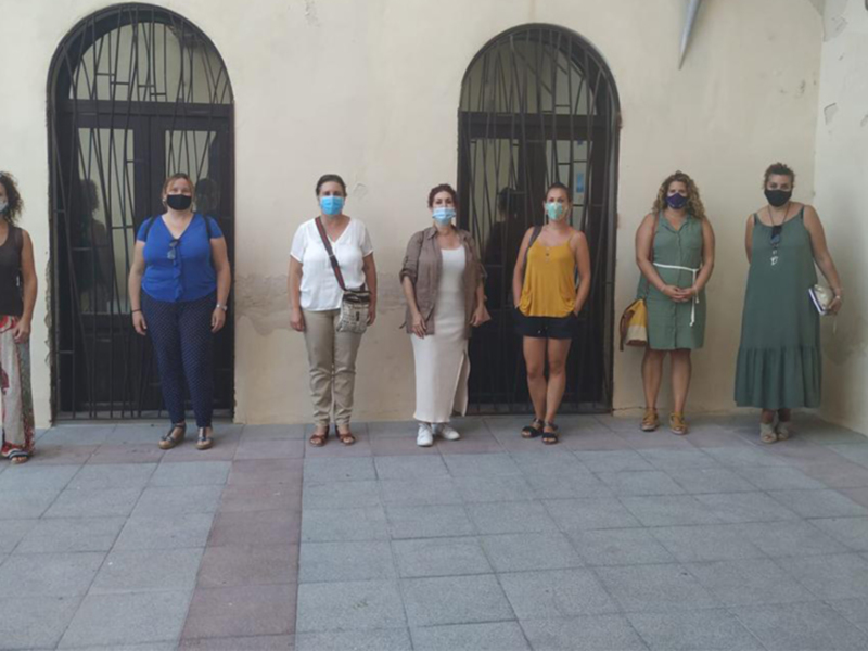Isabel María Fernández se reúne con la Federación Local de padres y madres de alumnos para tratar el inicio del curso