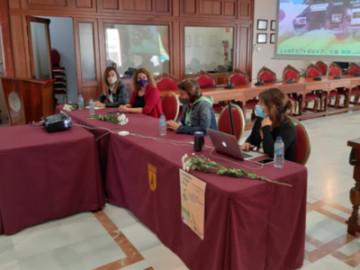 El Día de la Mujer Rural conmemoró ayer en Chipiona con una charla y una ruta por calles con nombre de mujer