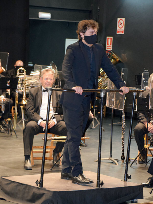 En el Teatro Hogar Virgen de los Reyes se homenajeó a la música de valencia.