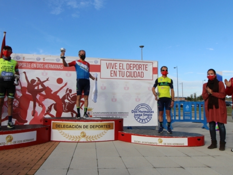 La Clásica Santa Ana devuelve el ciclismo de élite a Dos Hermanas