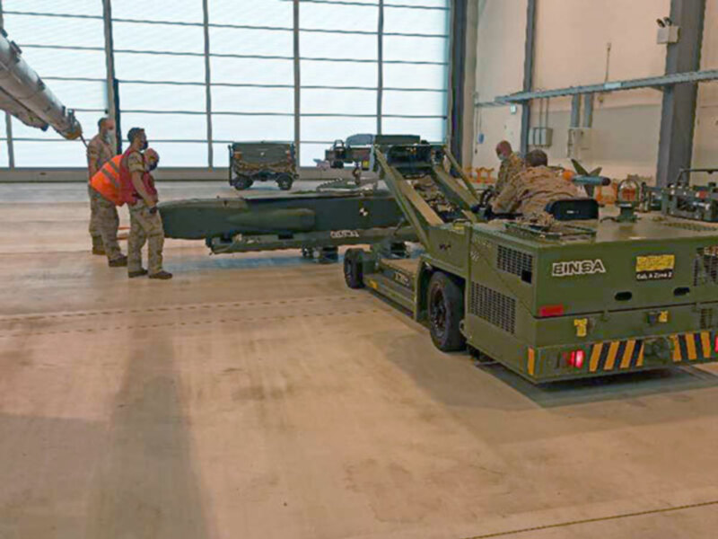 El Centro Logístico de la base aérea de Torrejón (Madrid) Experimenta en Alemania el misil Taurus en F-18.
