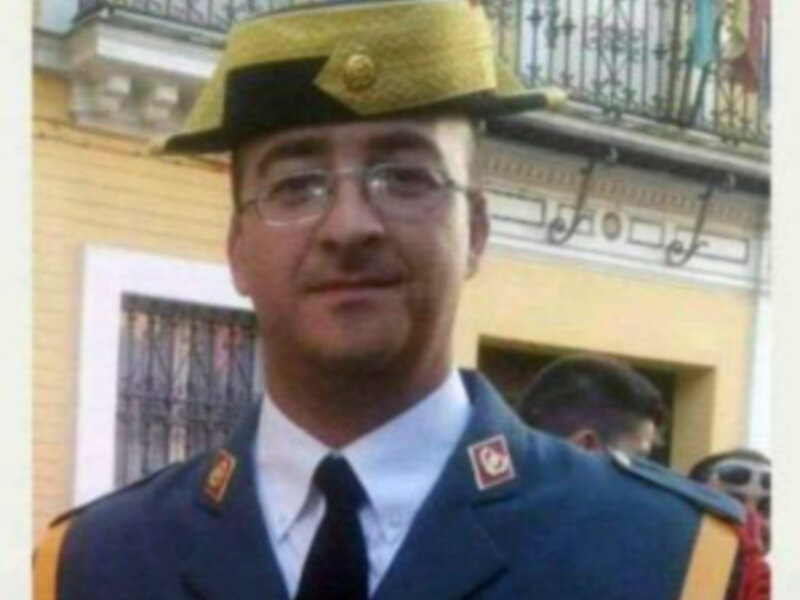 La Hermandad del Nazareno de Alcalá del Río ha homenajeado a su hermano Jorge López Reza.