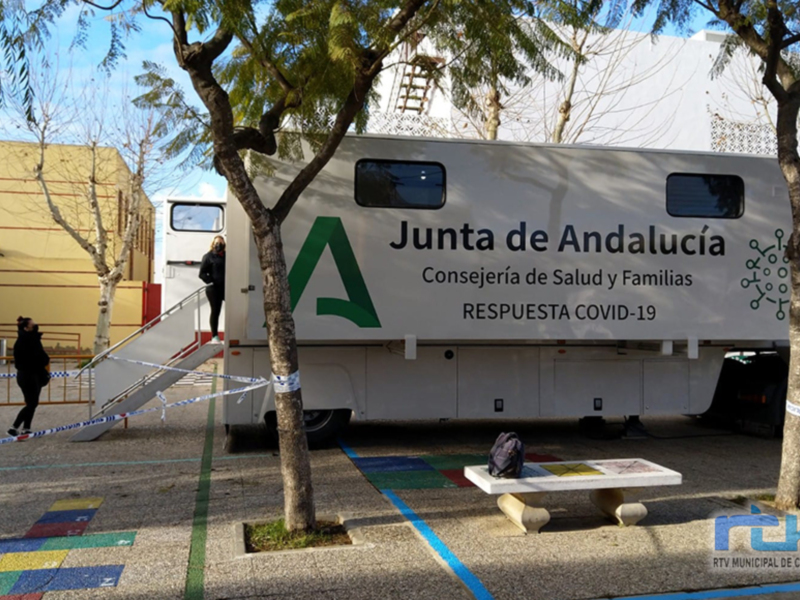 Chipiona se prepara para el nuevo cribado de covid-19 que tendrá lugar el jueves y al que se convocarán a 700 personas