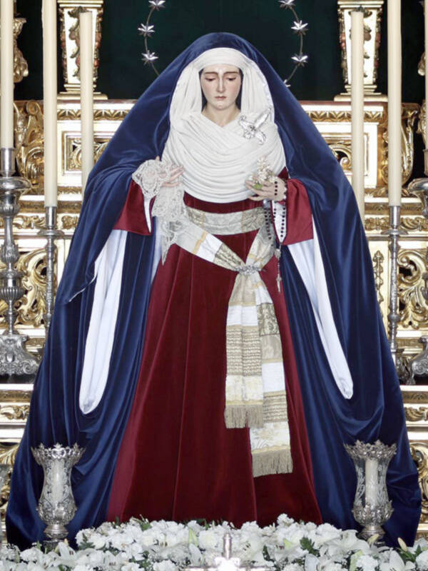 La Virgen de las Angustias de Alcalá del Río vestida de Hebrea en tiempo de cuaresma.