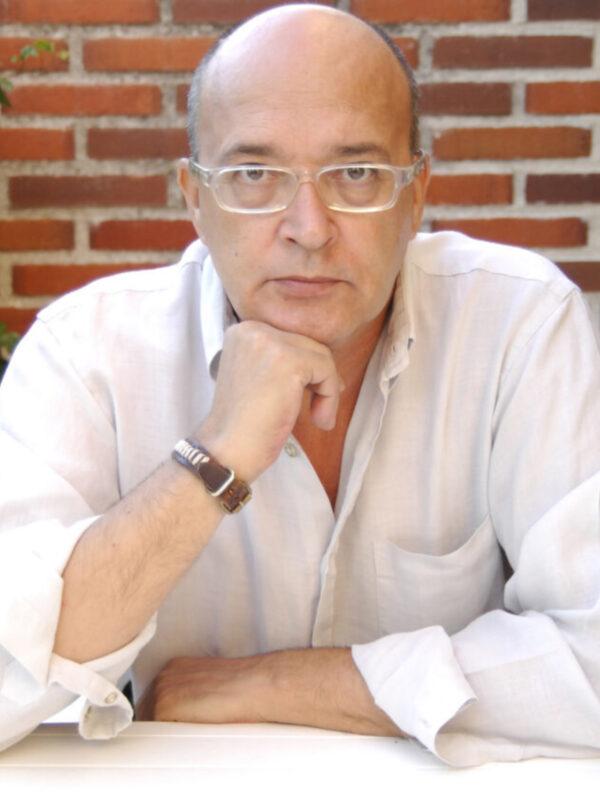 EL  periodista Jesús Locampos publica su cuarta novela «Las chicas del licor de hierbas»