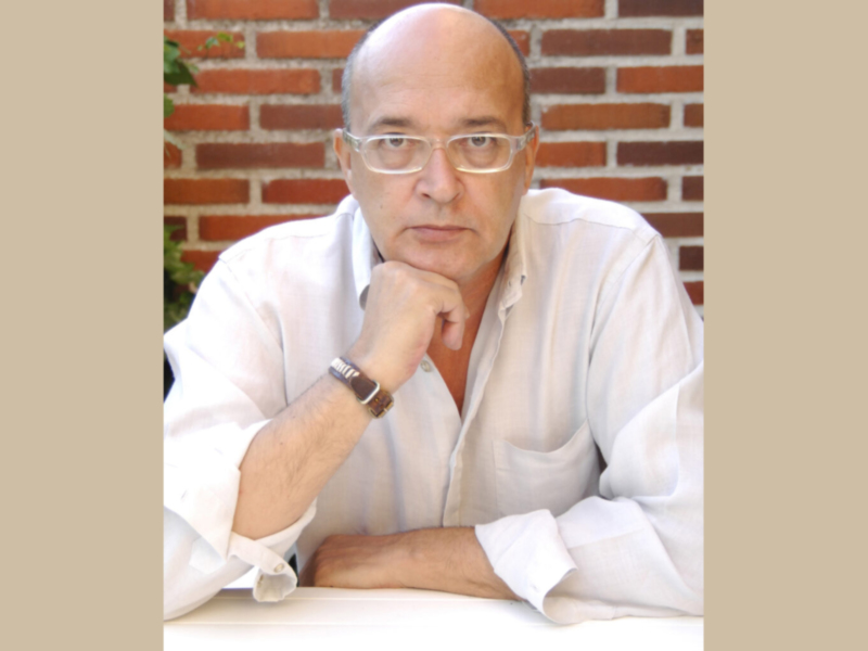 El periodista Jesús Locampos publica su cuarta novela «Las chicas del licor de hierbas»