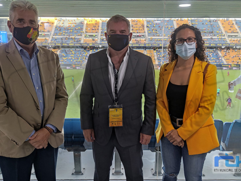 El Alcalde y la delegada de Deportes invitados en el encuentro del Cádiz Club de Fútbol del pasado domingo