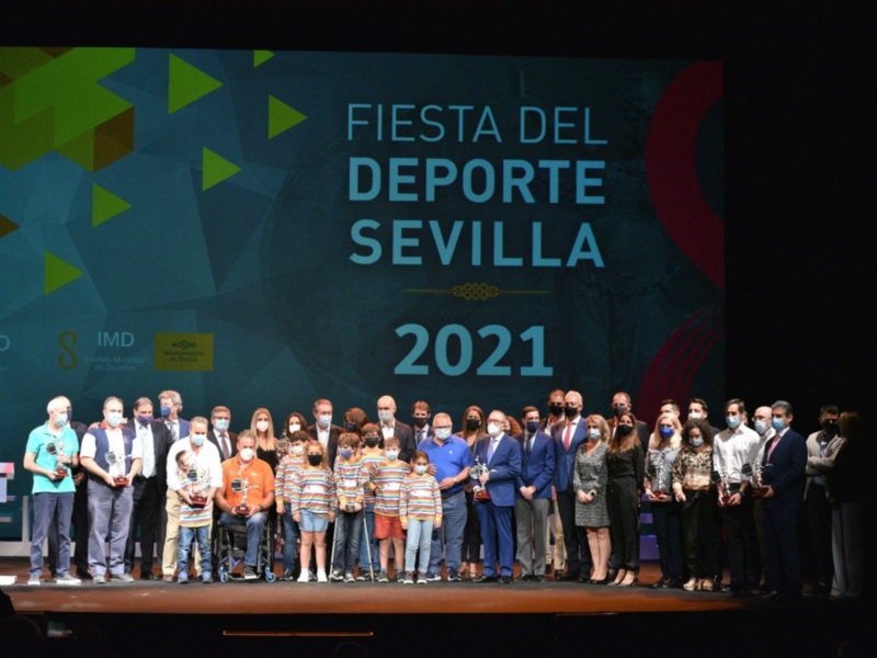 El Ayuntamiento premia a Miguel Toro y Maribel Pérez como los mejores del año en la Fiesta del Deporte 2021