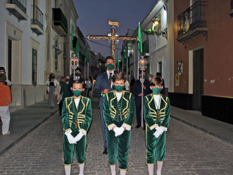 Rosario vespertino programado por el 50 Aniversario de la Coronación de la Virgen de las Angustias de Alcalá del Río.