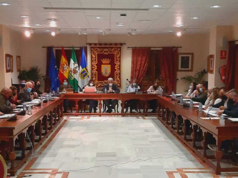 El Pleno del Ayuntamiento de Chipiona se apunta a la tolerancia cero contra el maltrato