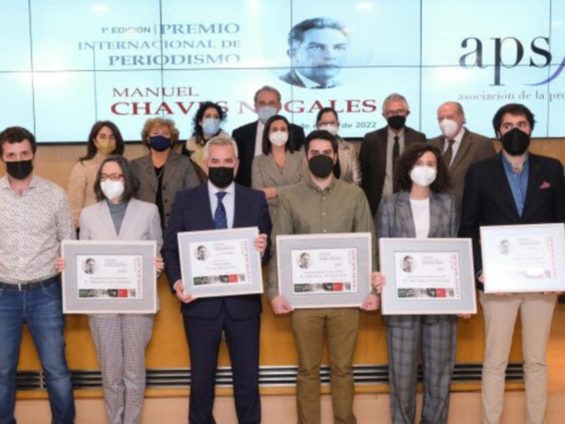 Los presidentes de la Diputación y de la APS abogan por ‘profesar el periodismo de andar y contar’ de Chaves Nogales