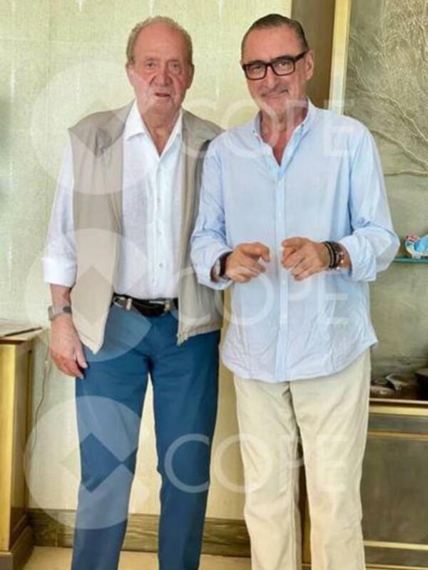 Don Juan Carlos, a Herrera en COPE: «Estoy deseando volver a España. Lo haré cuando se den las circunstancias oportunas "(ABC)