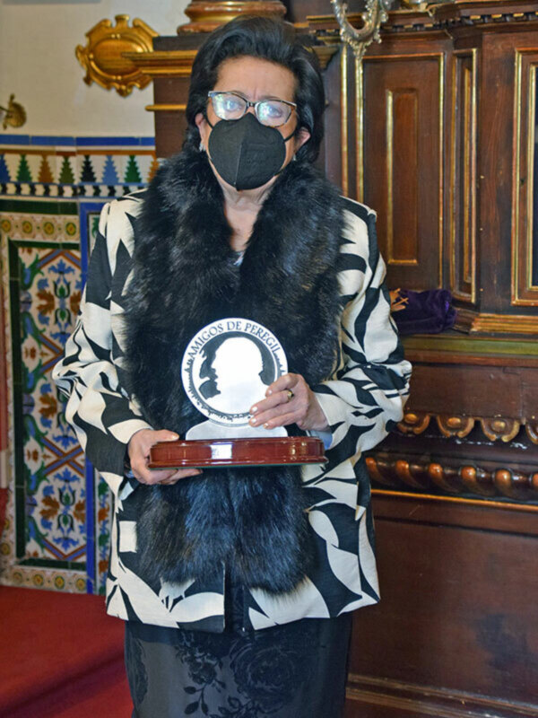La Cofradía del Museo recibió el X Premio Pepe Perejil