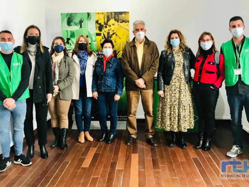 La exposición fotográfica itinerante ‘50 años cambiando la historia del cáncer’ desde hoy en Chipiona