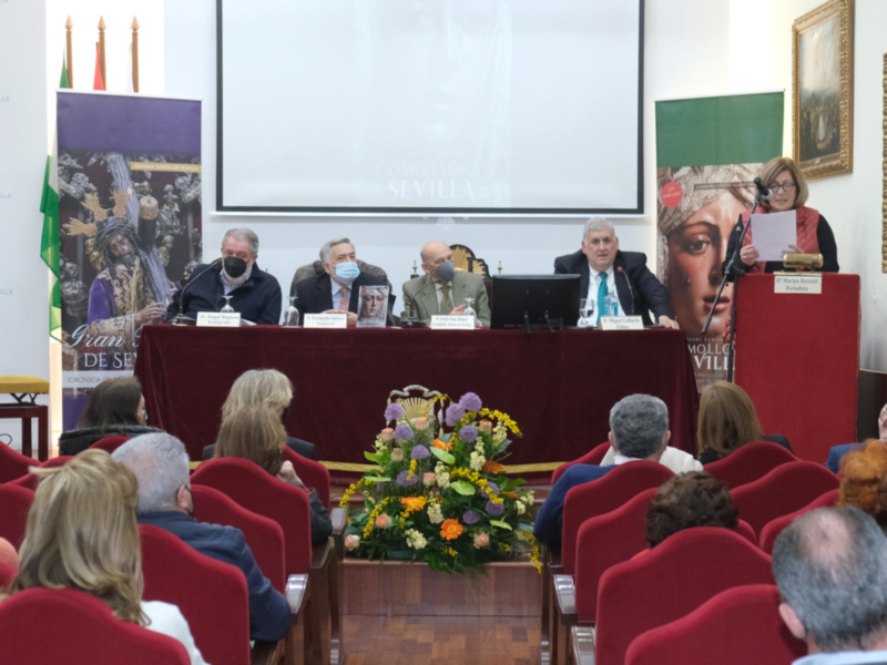Ayer dia 18 fue la pesentación de la décima octava edición del libro Como Llora Sevilla en el Ateneo de Sevilla al frente por su presidente D. Emilio