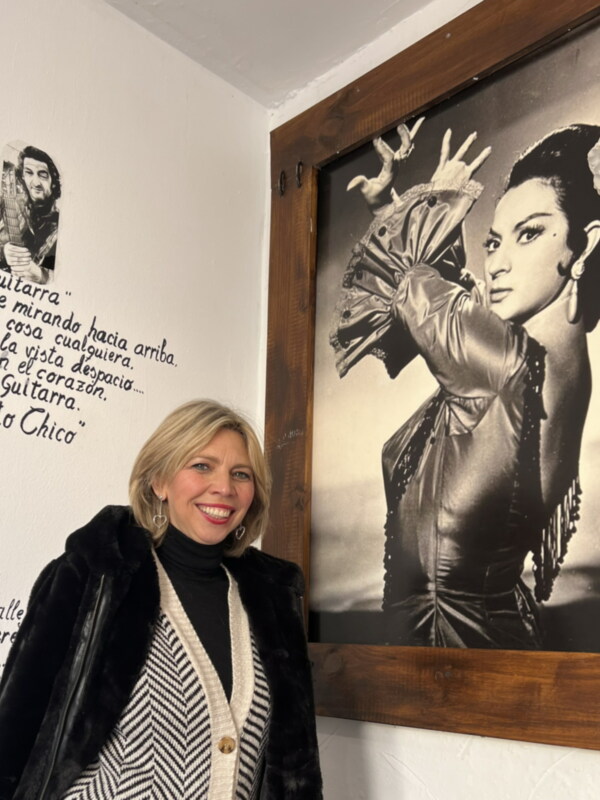 Presentación en Jerez del libro Lola el brillo de sus ojos de Marina Bernal en el centenario del nacimiento de Lola Flores