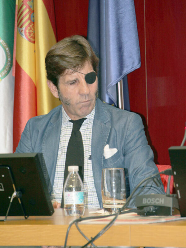 José Enrique Romero moderó el coloquio taurino en el Archivo de India de Sevilla.