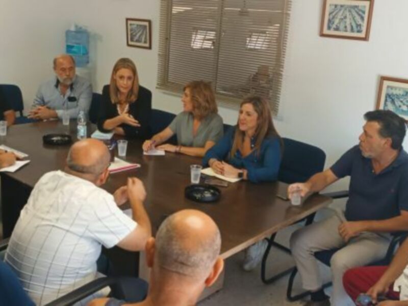 Las necesidades del sector de la flor cortada serán elevadas al Parlamento andaluz por el PSOE