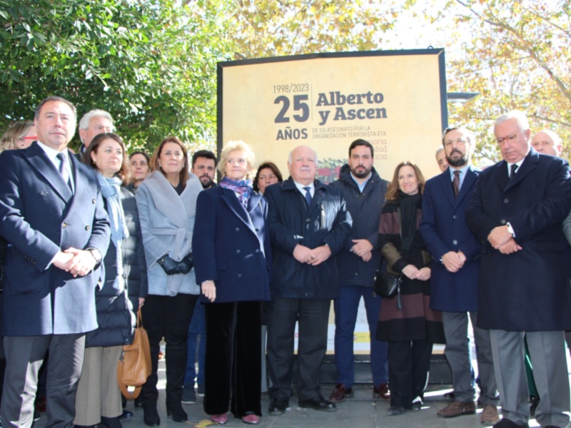 La Puerta de Jerez acoge desde hoy la exposición ‘25 años in Memoriam’