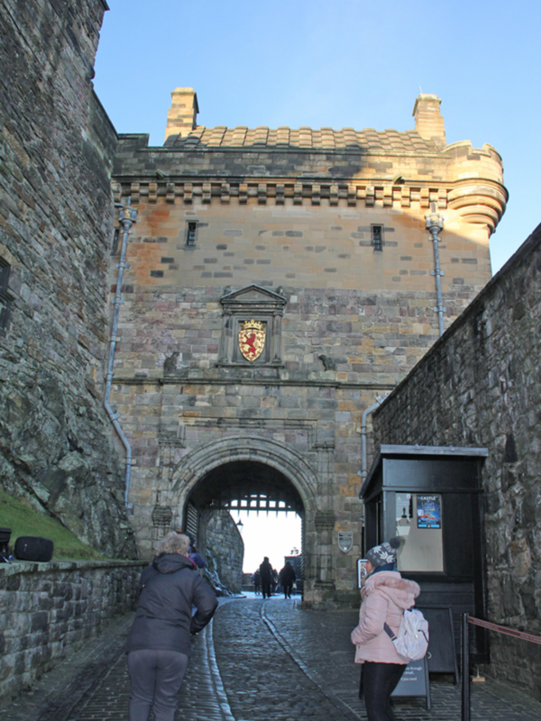  El tesoro arquitectónico del castillo de Edimburgo en Escocia