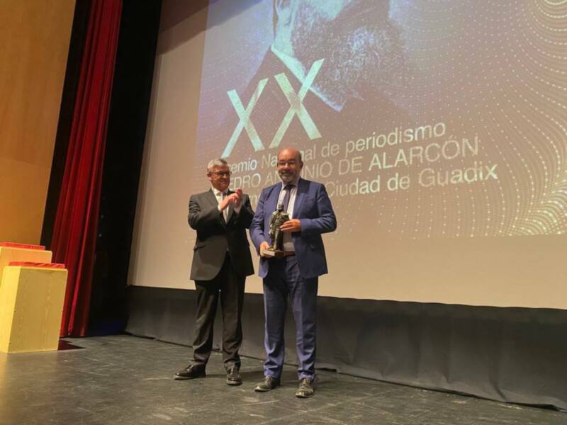 Ángel Expósito recibe el XX Premio Nacional de Periodismo Pedro Antonio de Alarcón