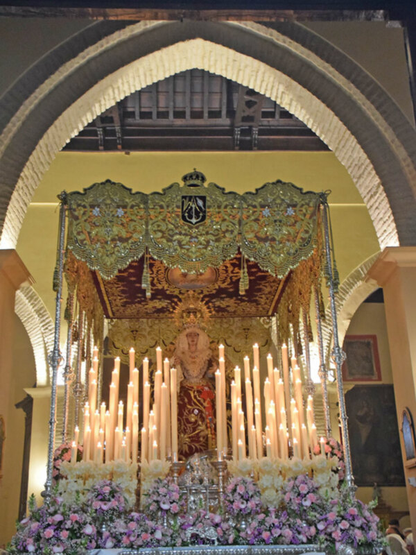 La Hermandad de Jesús el Nazareno iluminó la noche del  Miércoles Santo Ilipense.