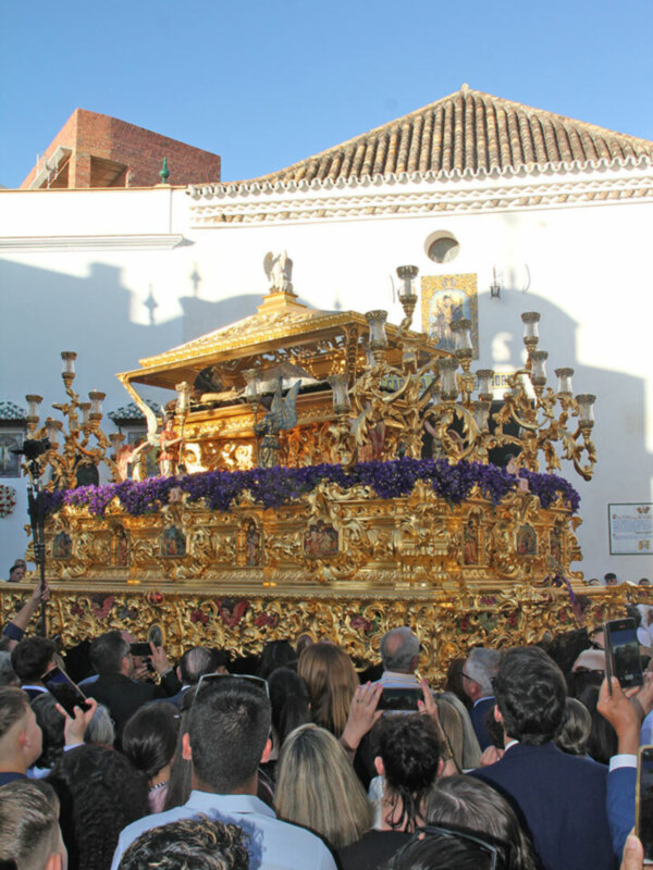 Alcalá del Río rememora por momentos su inolvidable  Viernes Santo.