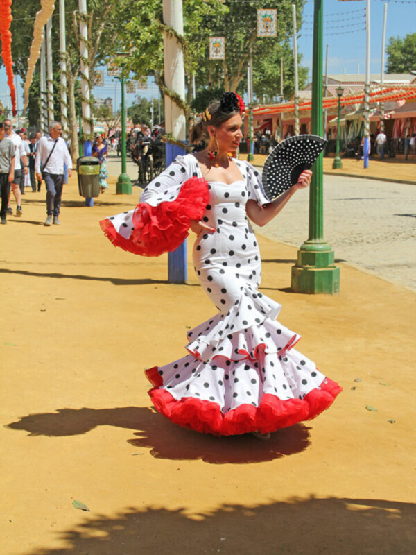 Feria de Abril de Sevilla Orígenes y tradiciones