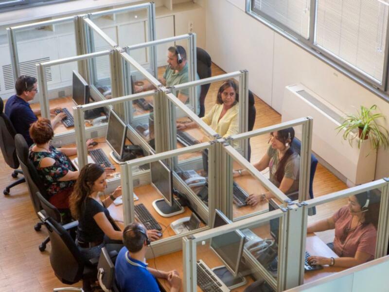  El Servicio Andaluz de Teleasistencia gestiona más de 9.500 llamadas a personas mayores y con dependencia ante las altas temperaturas en Sevilla
