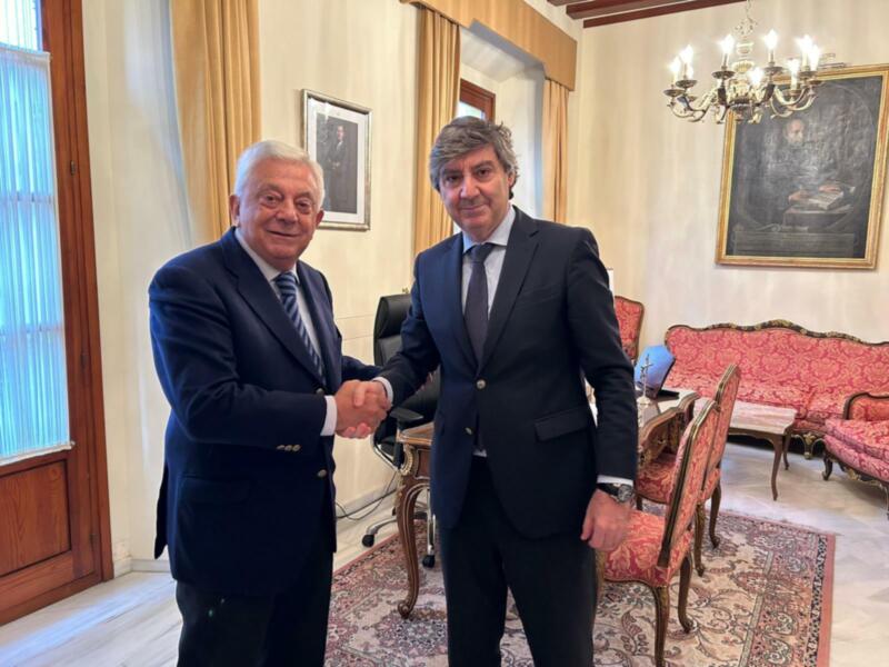 El decano Óscar Fernández León nuevo presidente de la Corte de Arbitraje y Mediación de Sevilla