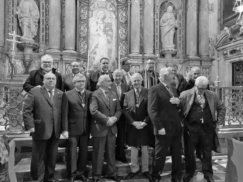 Jura de los nuevos comendadores en la Hermandad de los caballeros de los Santos Inocentes en la catedral de Sevilla