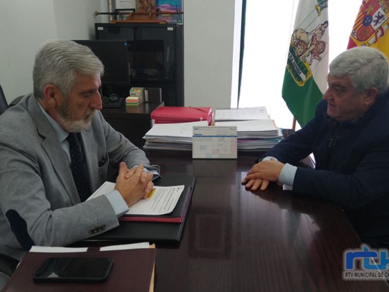 Ayuntamiento de Chipiona y Apytermi estudian colaborar en un proyecto para los cuatro municipios de la comarca